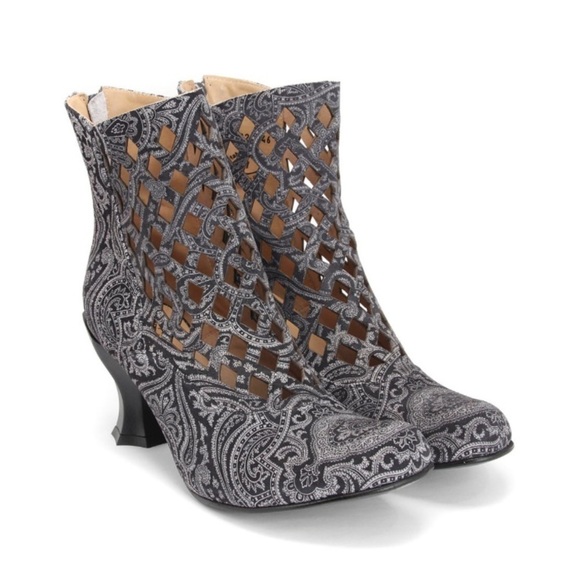 JOHN Fluevog Baroque Murillo Diamond Perforated Boot size 10 paisley print - Picture 1 of 16